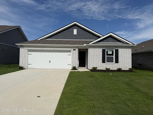 33 S Thorn Tree Street, Byhalia, MS 38611