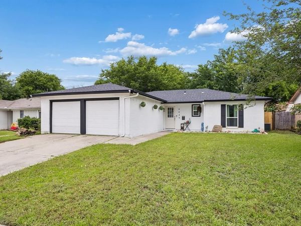 6649 Fair Meadows Drive , Watauga, TX 76148