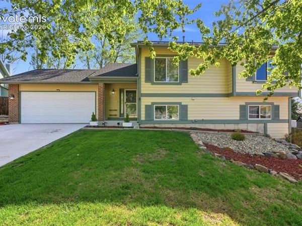 6945 Meadowwood Place, Colorado Springs, CO 80918