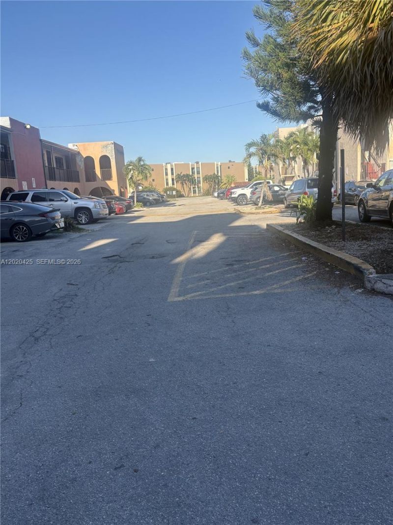 6620 W 2nd Ct, Unit 403, Hialeah, FL 33012 Photo