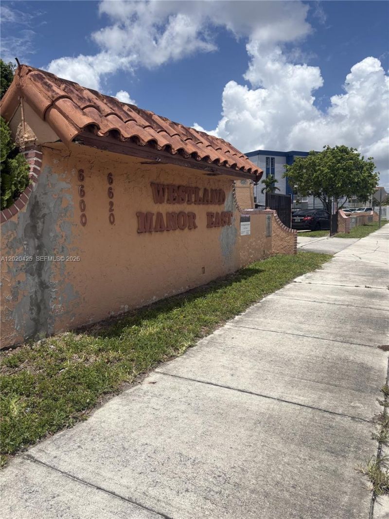 6620 W 2nd Ct, Unit 403, Hialeah, FL 33012 Photo