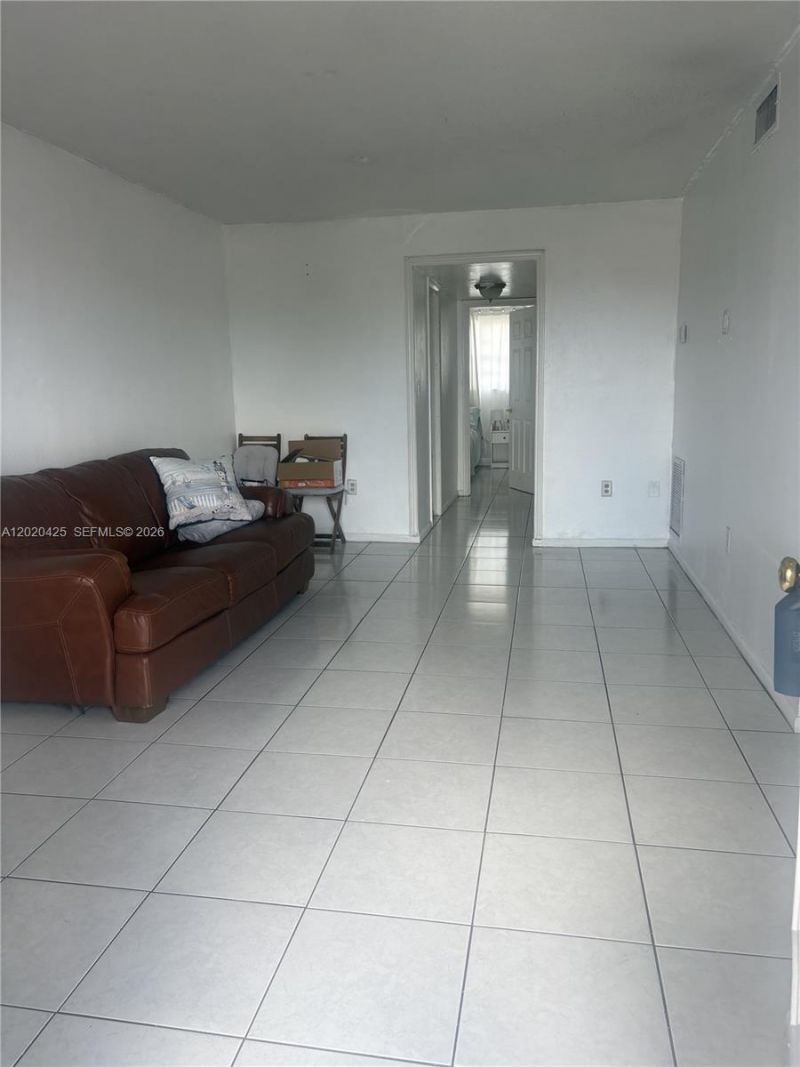 6620 W 2nd Ct, Unit 403, Hialeah, FL 33012 Photo