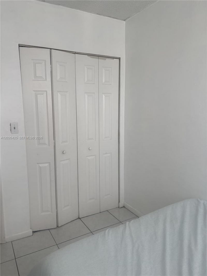 6620 W 2nd Ct, Unit 403, Hialeah, FL 33012 Photo