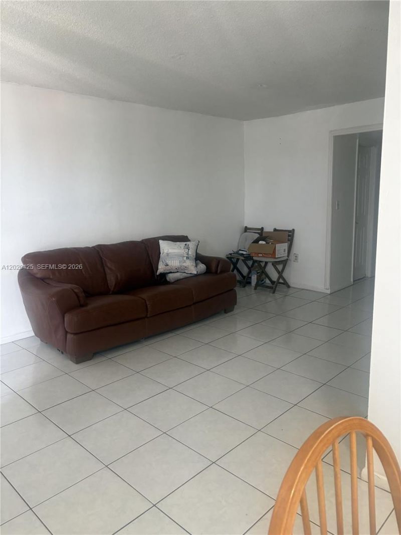 6620 W 2nd Ct, Unit 403, Hialeah, FL 33012 Photo