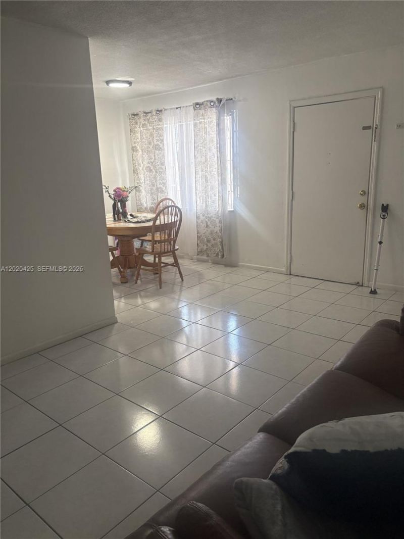 6620 W 2nd Ct, Unit 403, Hialeah, FL 33012 Photo
