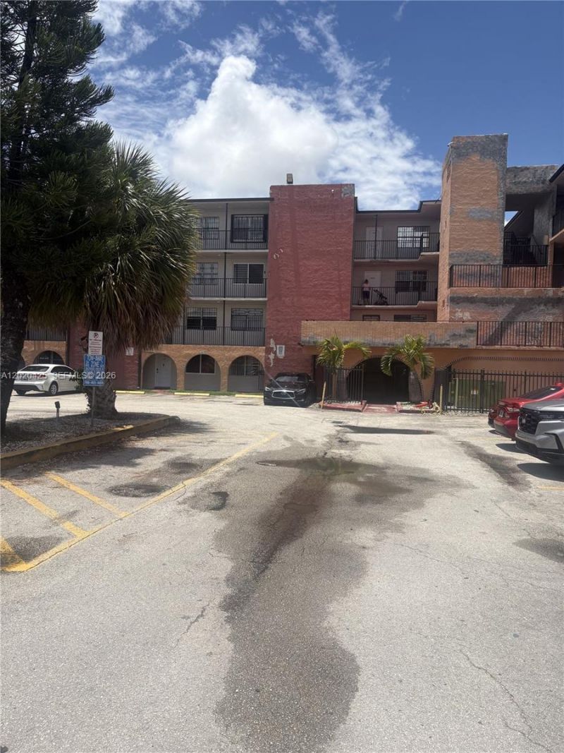 6620 W 2nd Ct, Unit 403, Hialeah, FL 33012 Photo