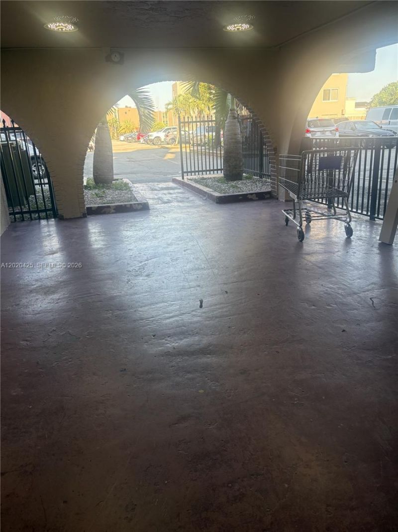 6620 W 2nd Ct, Unit 403, Hialeah, FL 33012 Photo