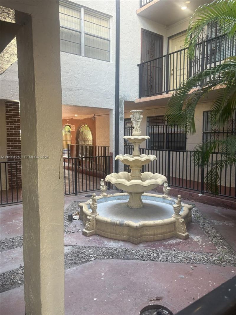 6620 W 2nd Ct, Unit 403, Hialeah, FL 33012 Photo