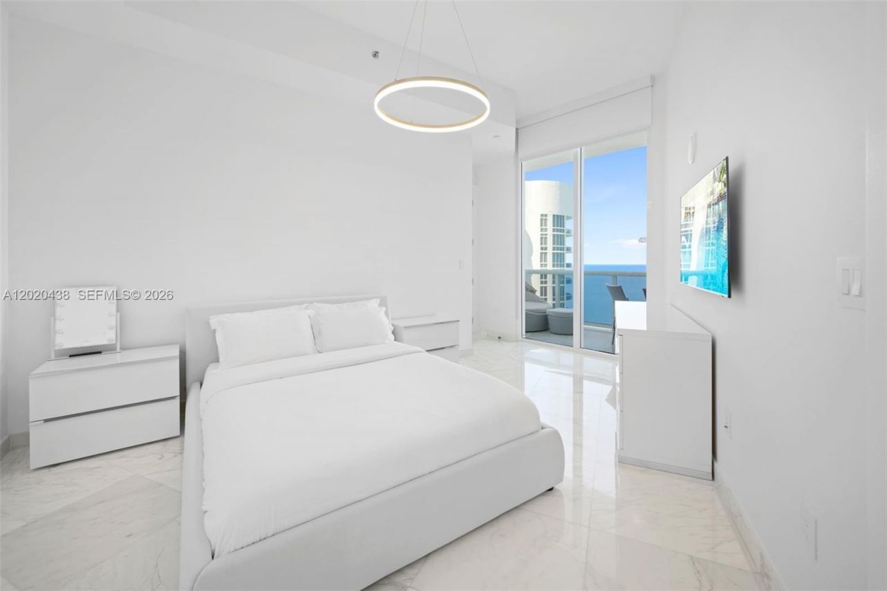 15901 Collins Ave , Unit 4103, Sunny Isles Beach, FL 33160 Photo
