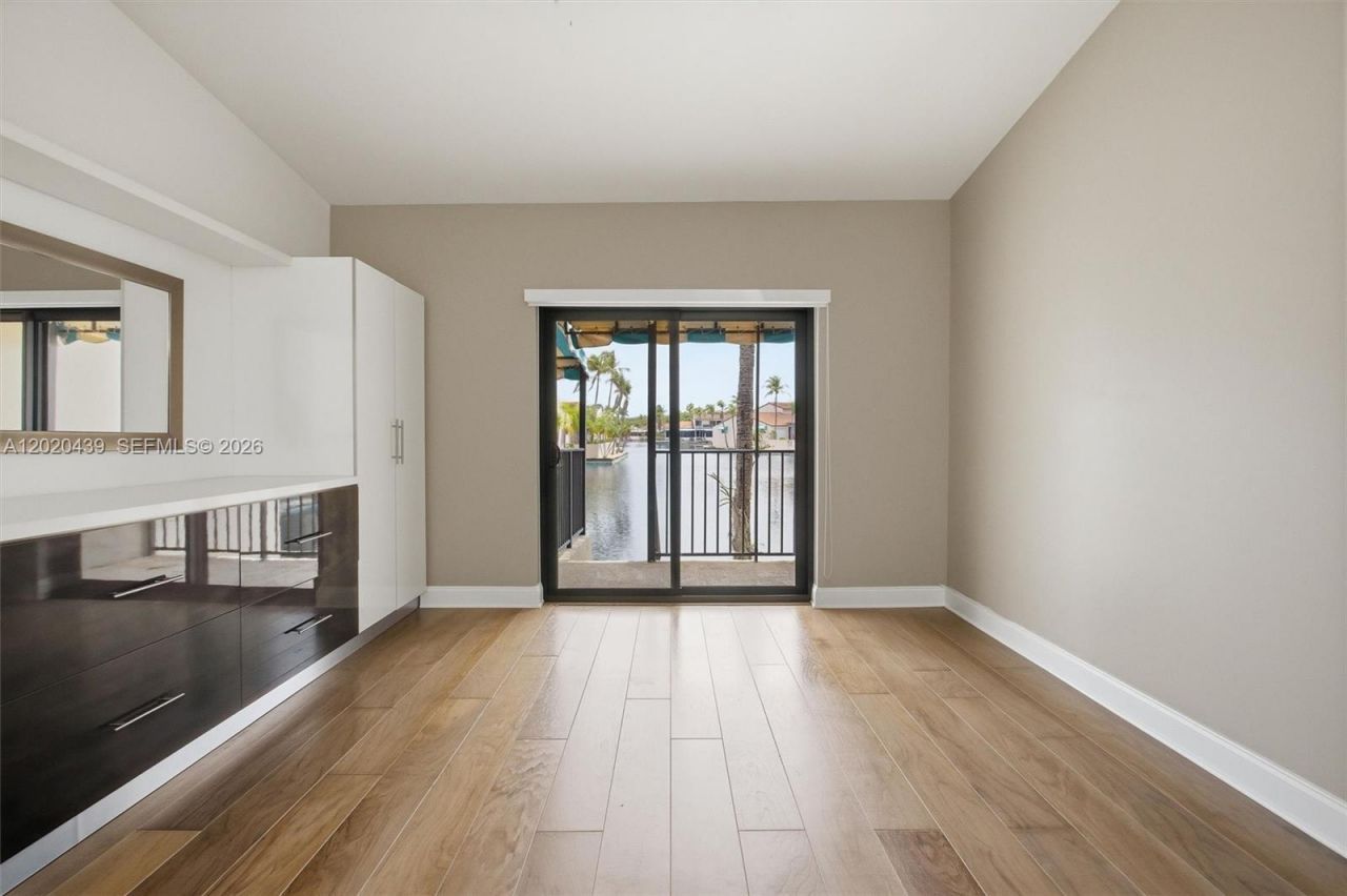 8555 Ardoch Rd, Miami Lakes, FL 33016 Photo