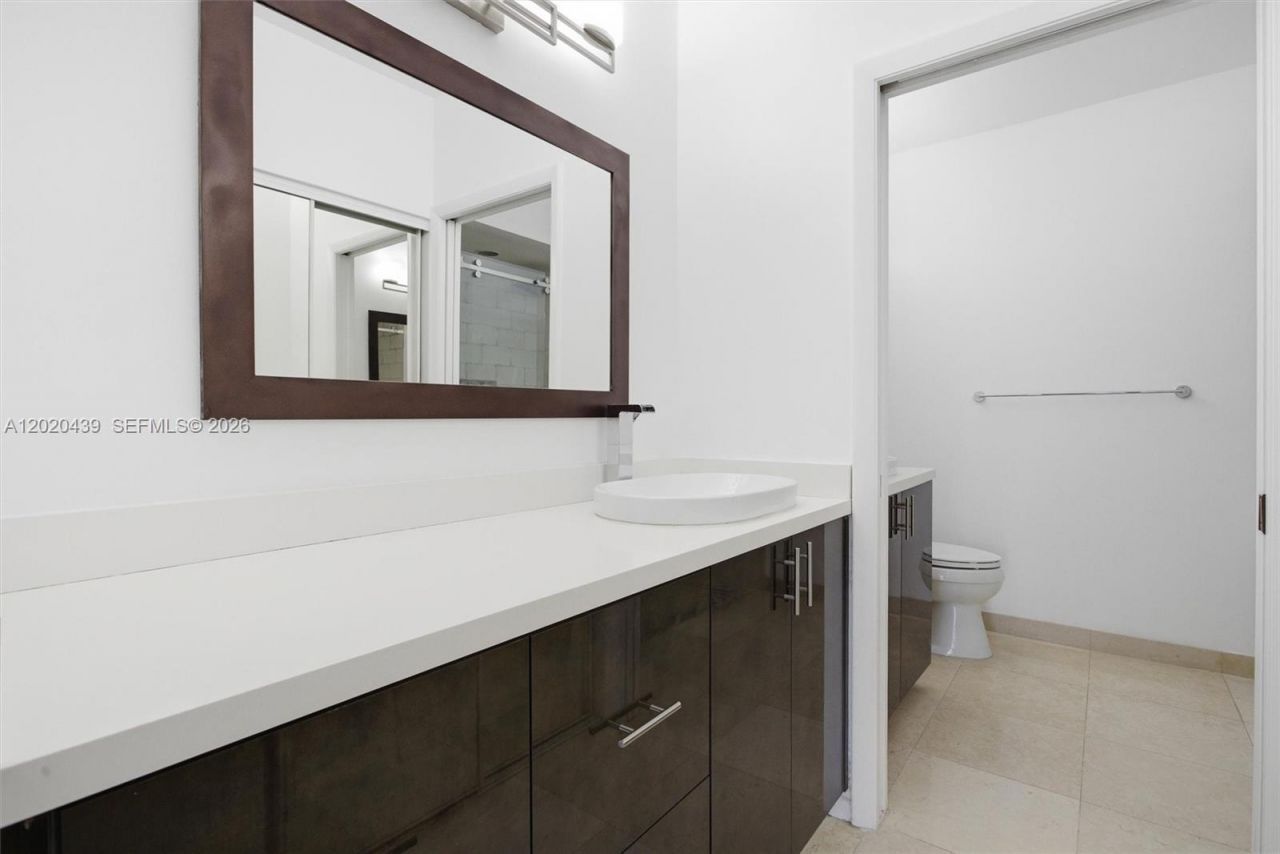 8555 Ardoch Rd, Miami Lakes, FL 33016 Photo