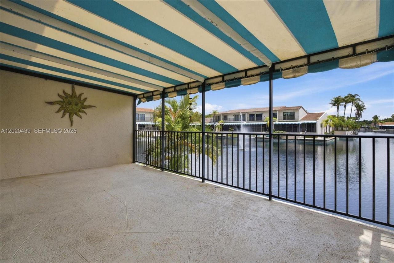 8555 Ardoch Rd, Miami Lakes, FL 33016 Photo