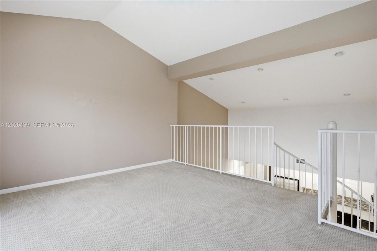 8555 Ardoch Rd, Miami Lakes, FL 33016 Photo