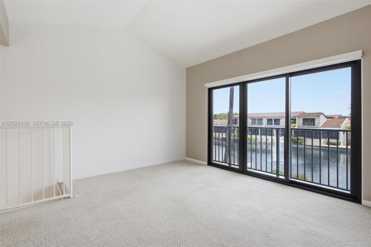 8555 Ardoch Rd, Miami Lakes, FL 33016 Photo