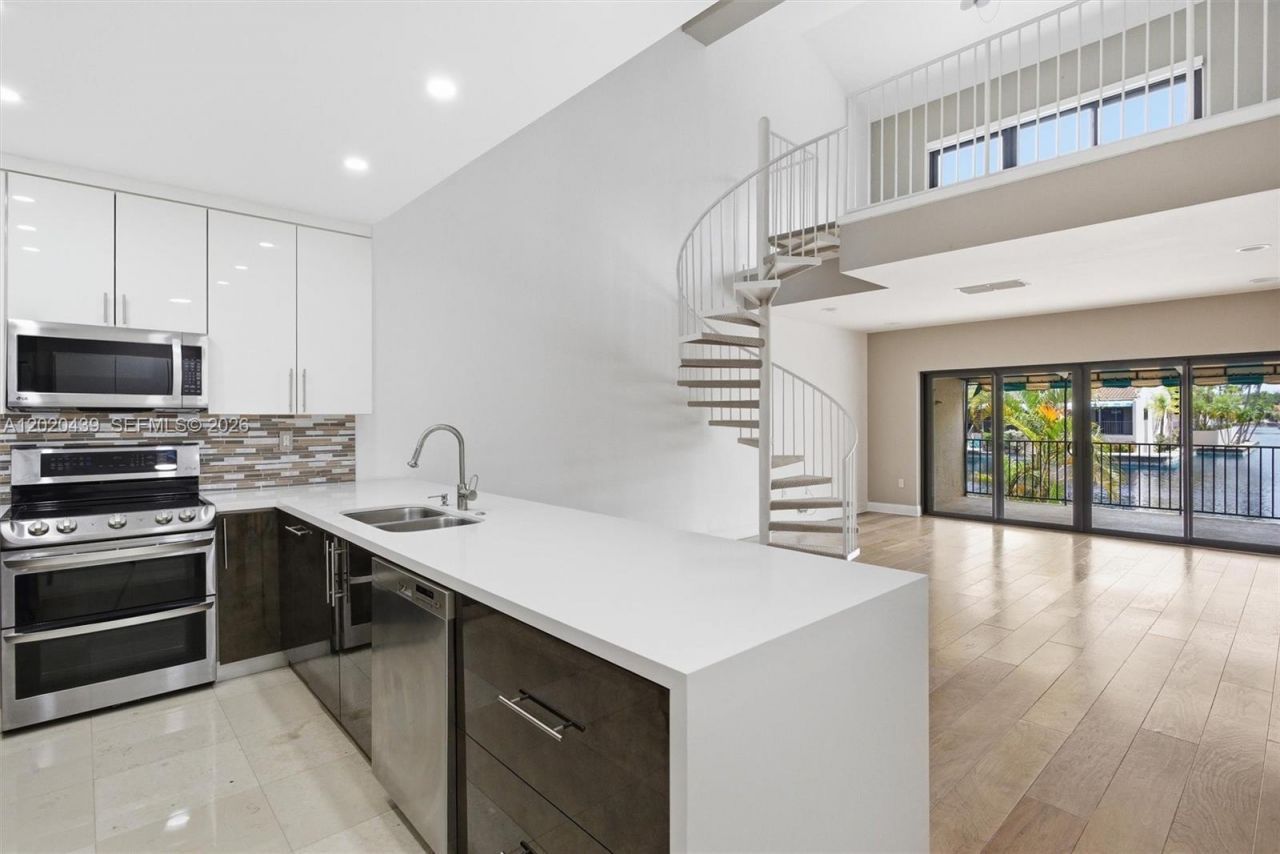 8555 Ardoch Rd , Miami Lakes, FL 33016 Photo
