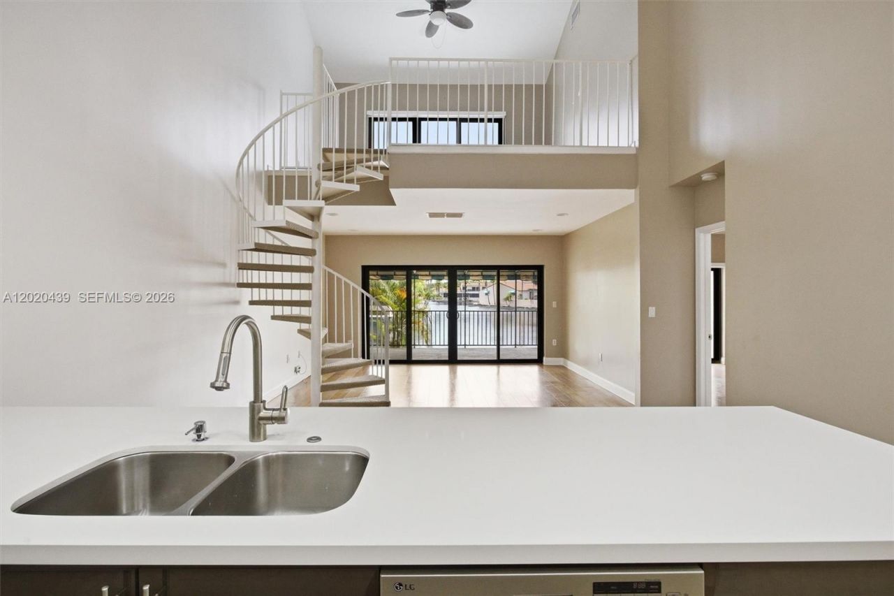 8555 Ardoch Rd , Miami Lakes, FL 33016 Photo