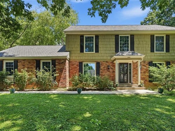 12841 Pembroke Circle, Leawood, KS 66209