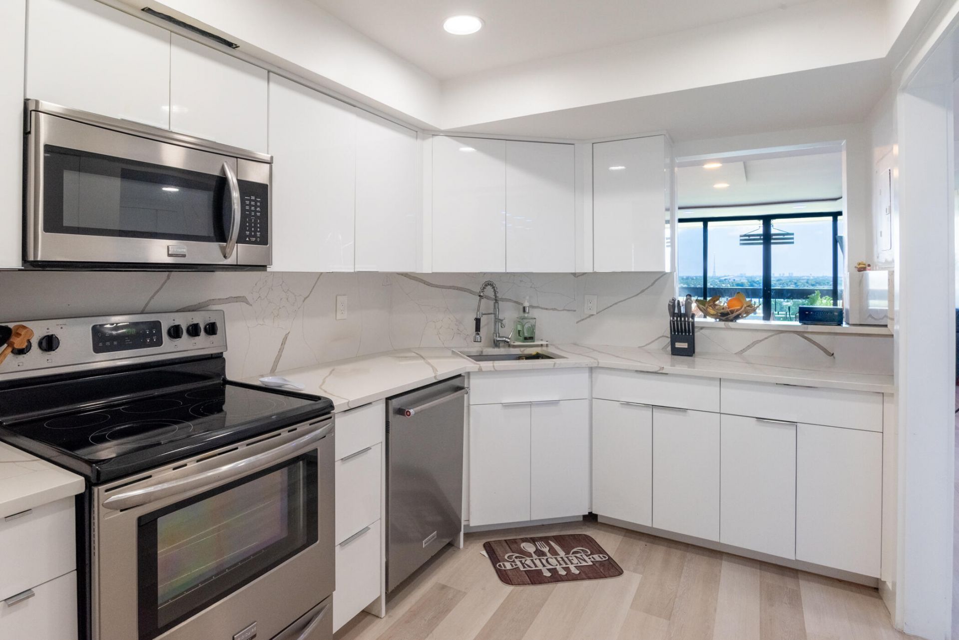 2000 Presidential Way, Unit 1401, West Palm Beach, FL 33401 Photo