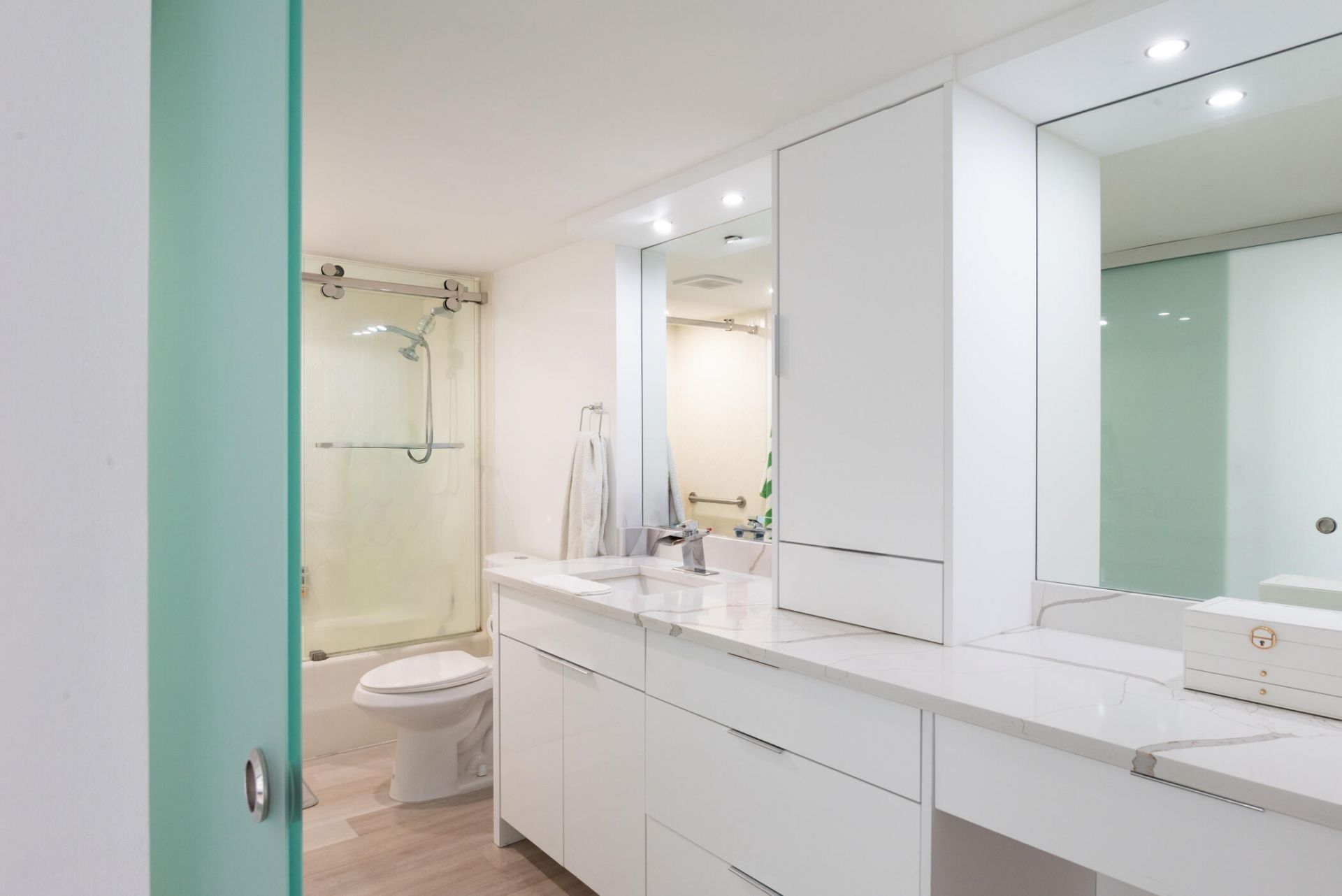2000 Presidential Way, Unit 1401, West Palm Beach, FL 33401 Photo