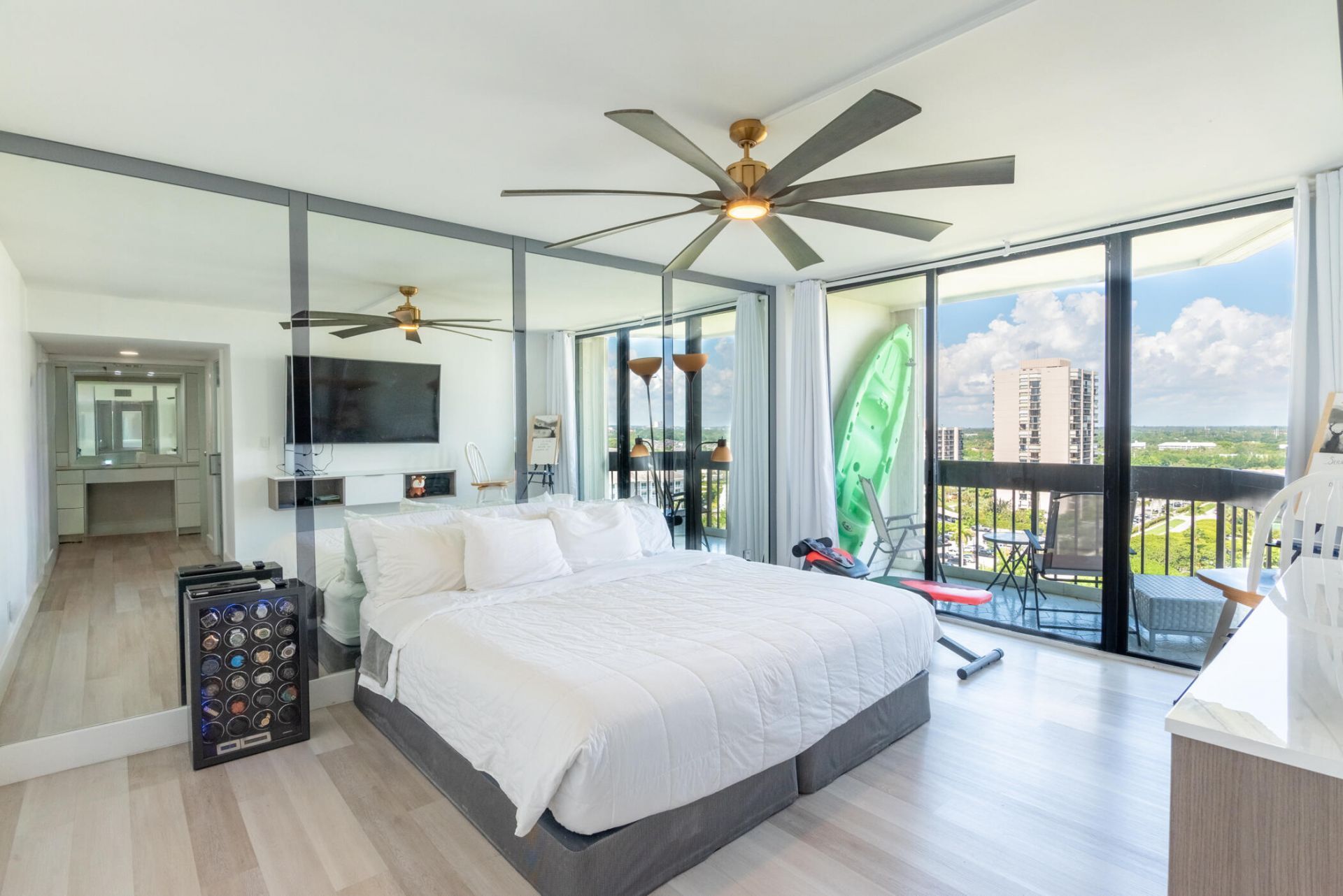 2000 Presidential Way, Unit 1401, West Palm Beach, FL 33401 Photo