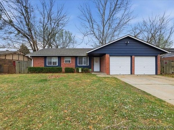 905 W El Paso Place , Broken Arrow, OK 74012