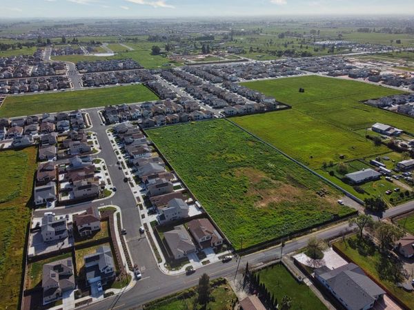 Gardner Ave, Sacramento, CA 95828