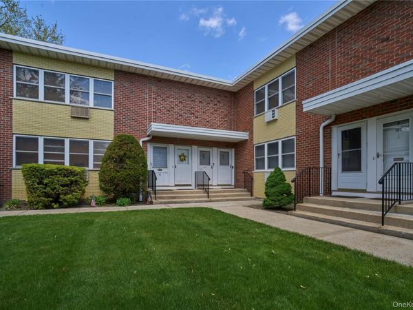 183 Farber Drive , Unit 183, West Babylon, NY 11704