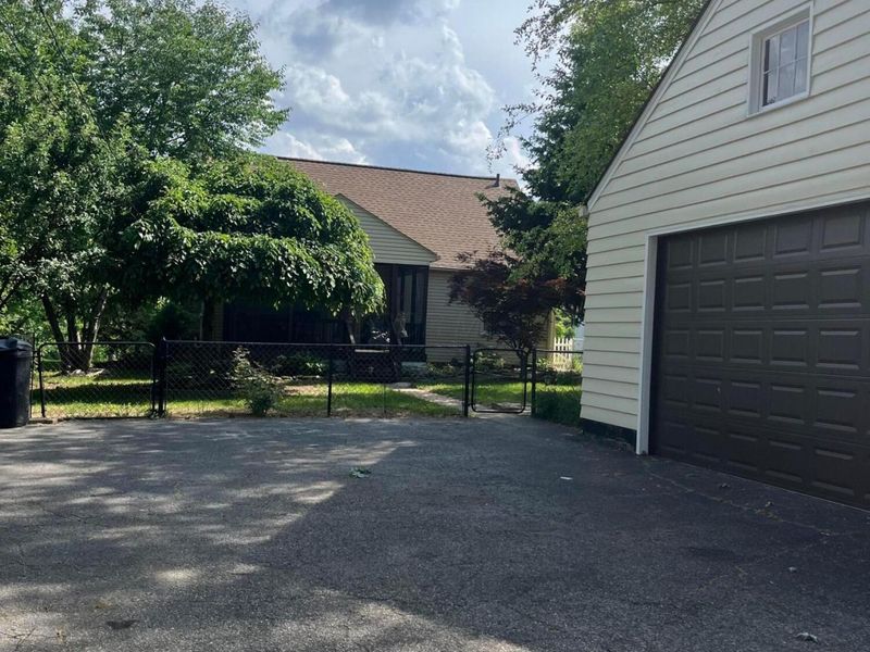 2712 Valleyview Drive, Columbus, OH 43204 Photo 2
