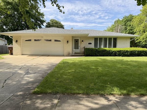 901 Lark Street, Peotone, IL 60468