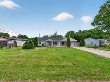 52425 Filbert Road, Granger, IN 46530