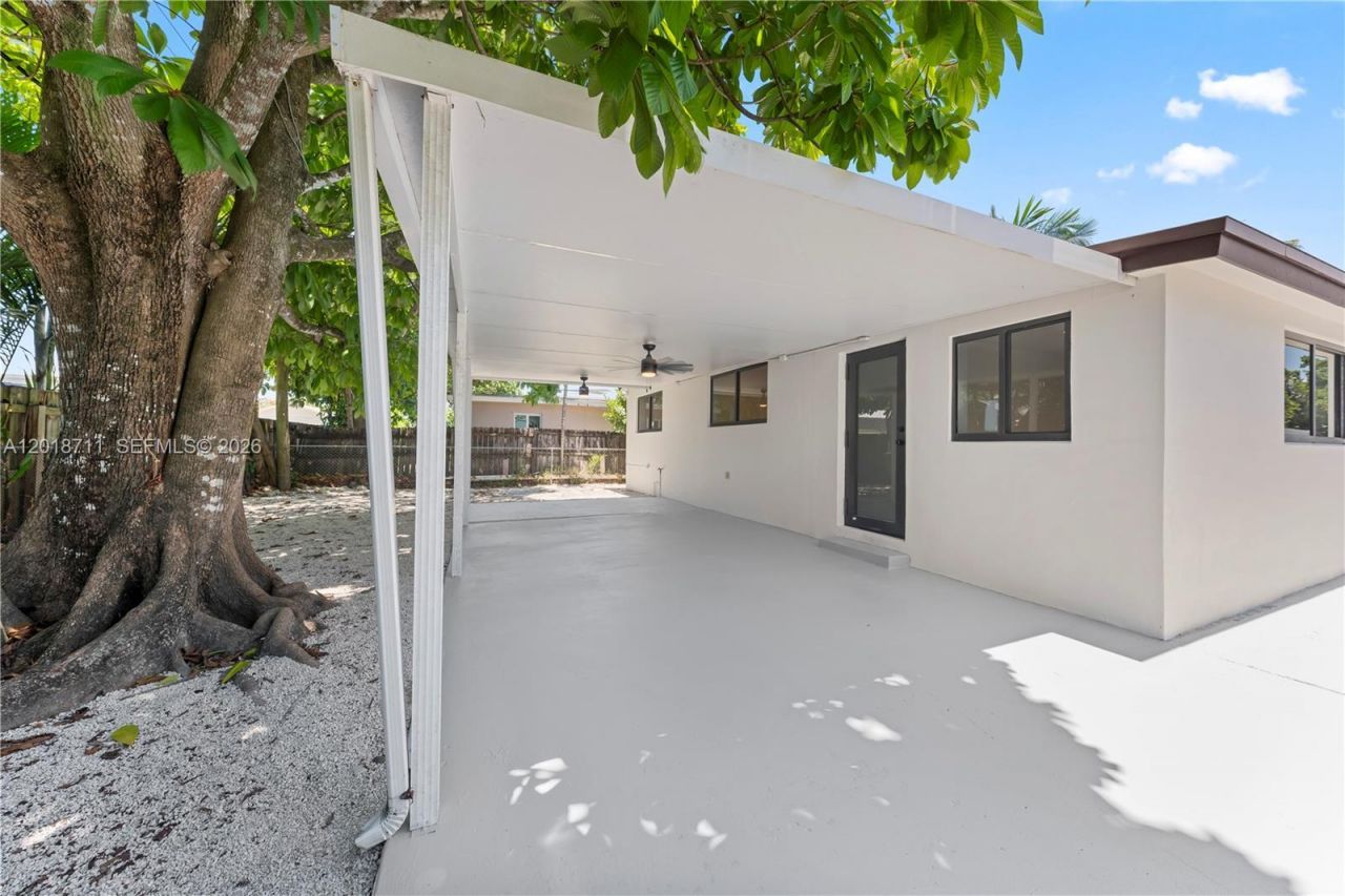 7515 SW 32nd St , Miami, FL 33155 Photo