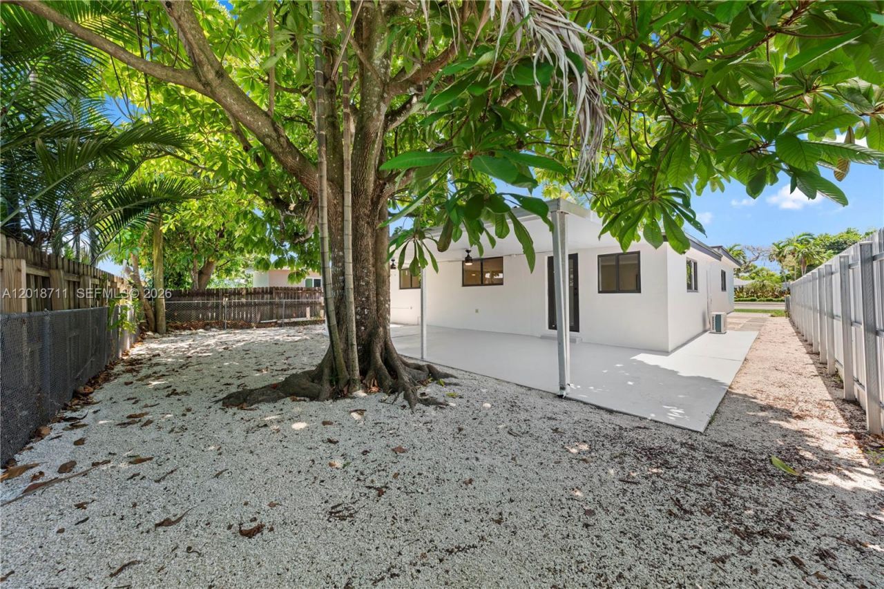 7515 SW 32nd St , Miami, FL 33155 Photo