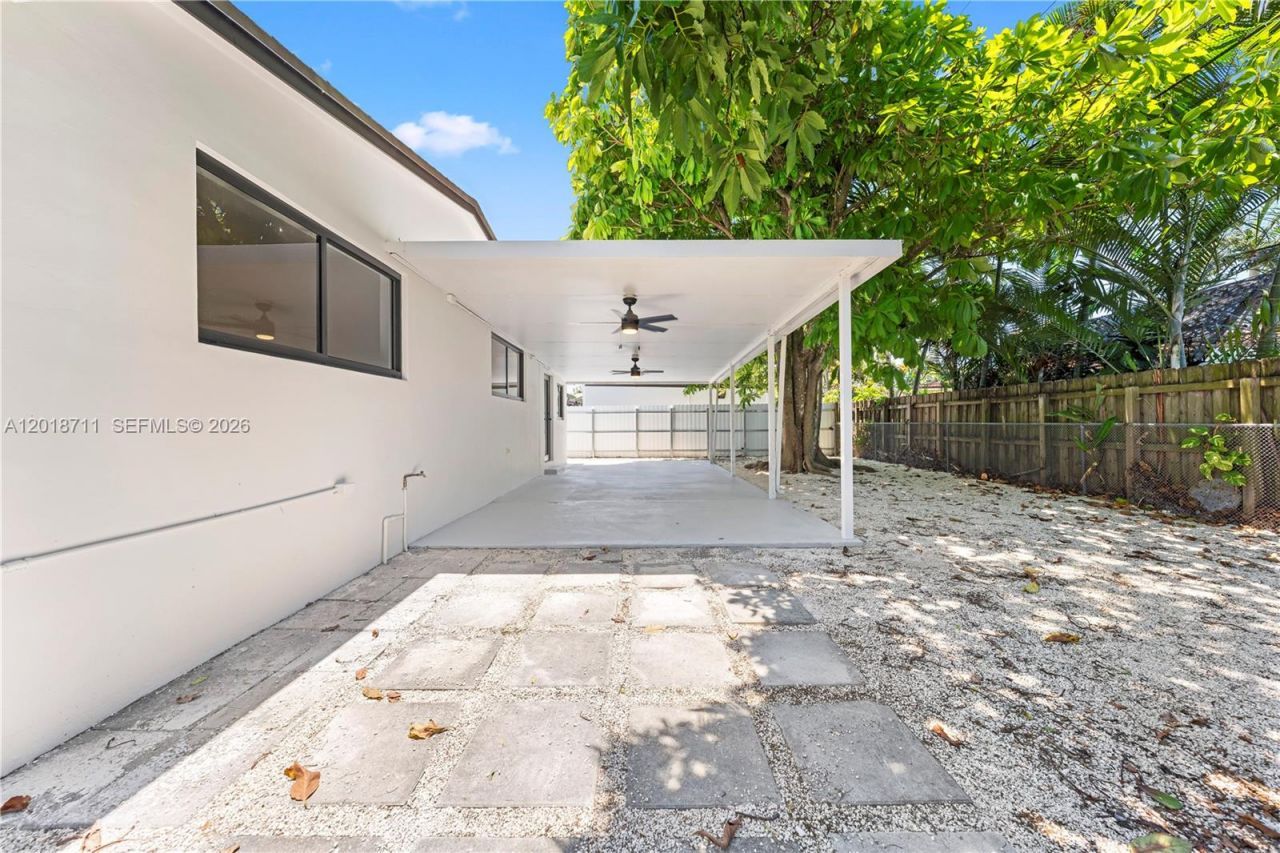 7515 SW 32nd St , Miami, FL 33155 Photo