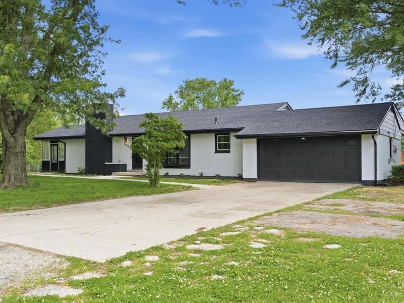 2400 Middletown Eaton Road, Middletown, OH 45042 Photo 2