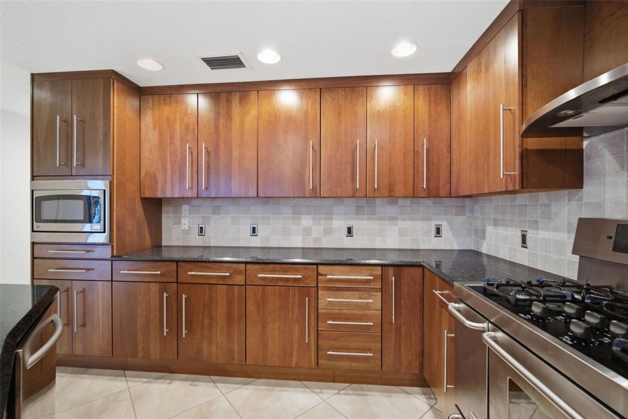 773 Kingston Court, Apollo Beach, FL 33572 Photo