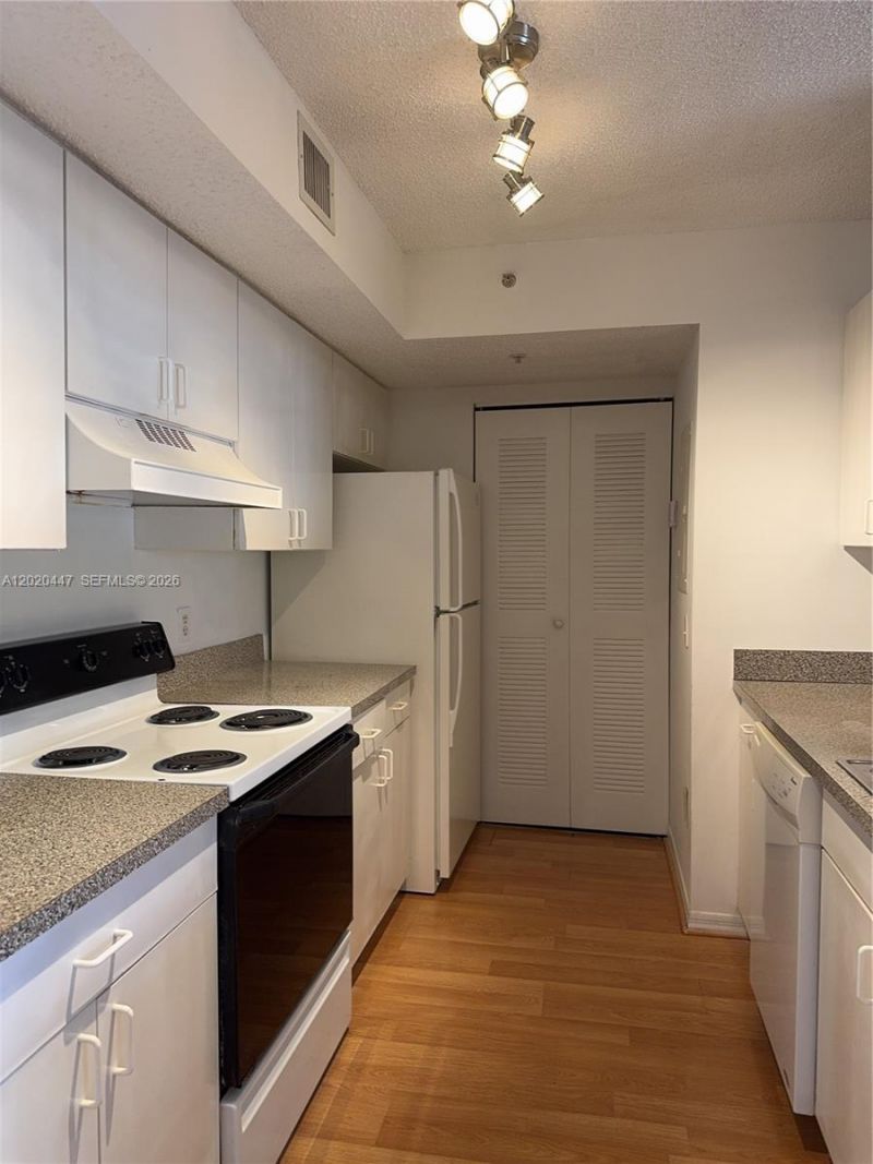 470 S Park Rd , Unit 7-203, Hollywood, FL 33021 Photo