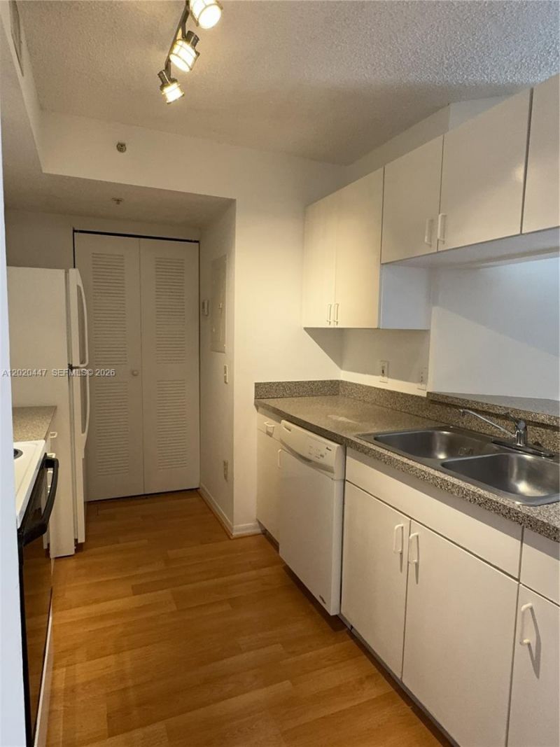 470 S Park Rd , Unit 7-203, Hollywood, FL 33021 Photo
