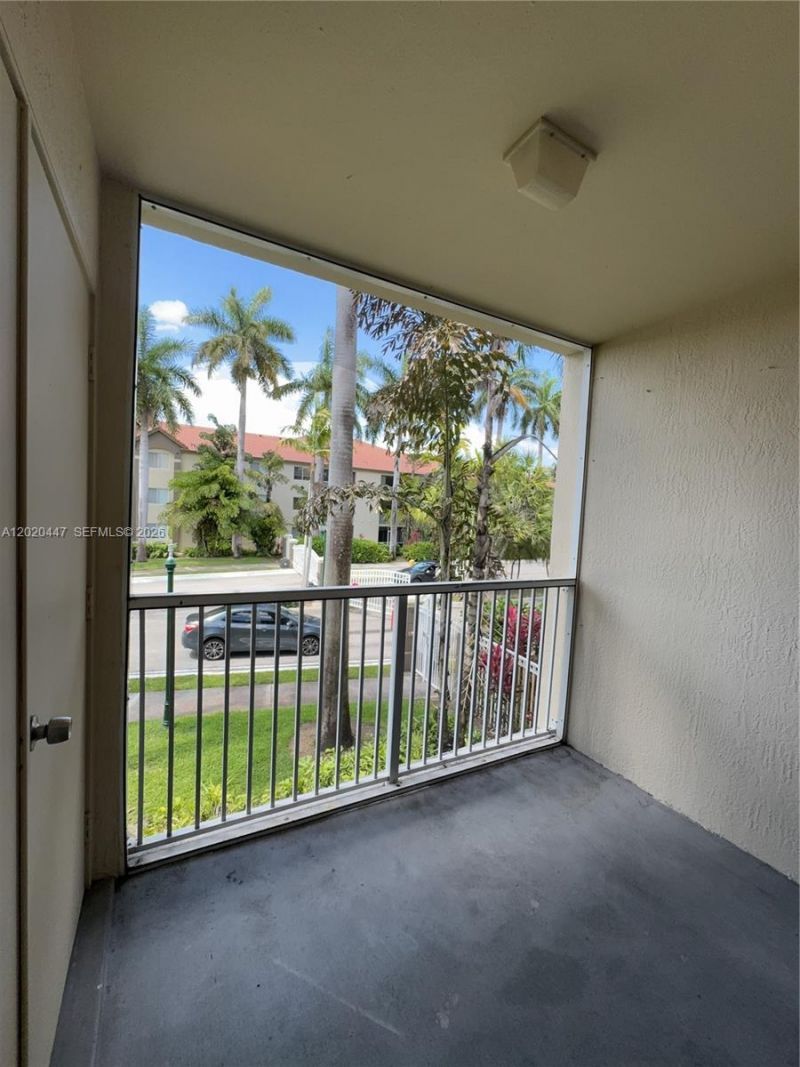 470 S Park Rd , Unit 7-203, Hollywood, FL 33021 Photo