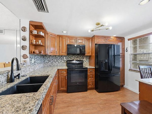 3005 Portofino Isle, Unit M2, Coconut Creek, FL 33066
