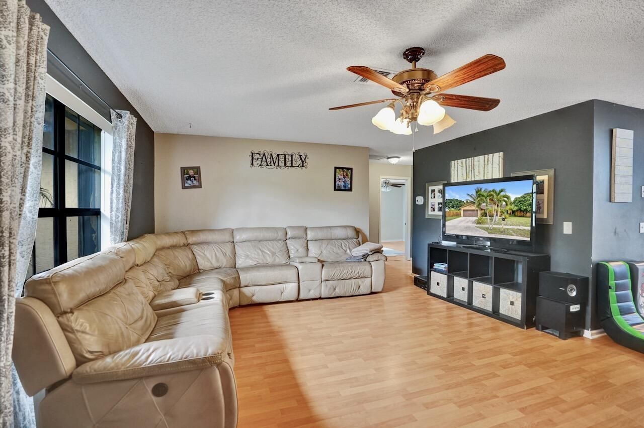 125 Seagull Court, Royal Palm Beach, FL 33411 Photo