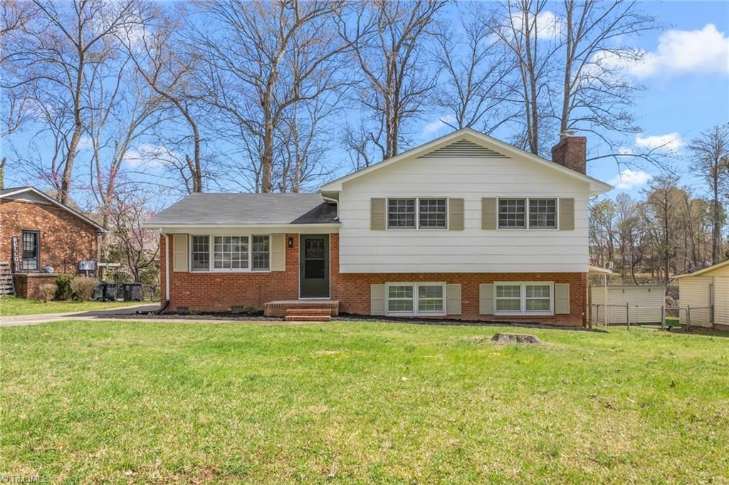 3005 Twin Lakes Drive, Greensboro, NC 27407 Main Photo