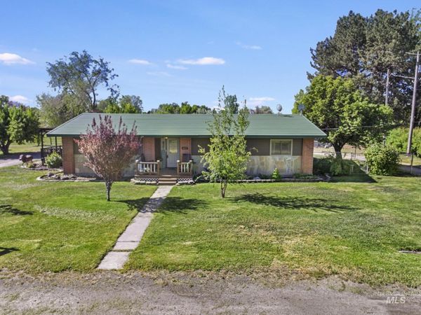 1617 9th Ave E, Gooding, ID 83330