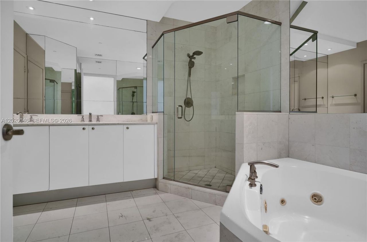 901 Brickell Key Blvd , Unit 3204, Miami, FL 33131 Photo