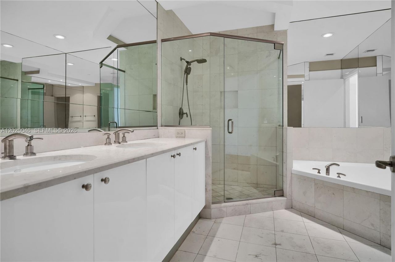 901 Brickell Key Blvd , Unit 3204, Miami, FL 33131 Photo