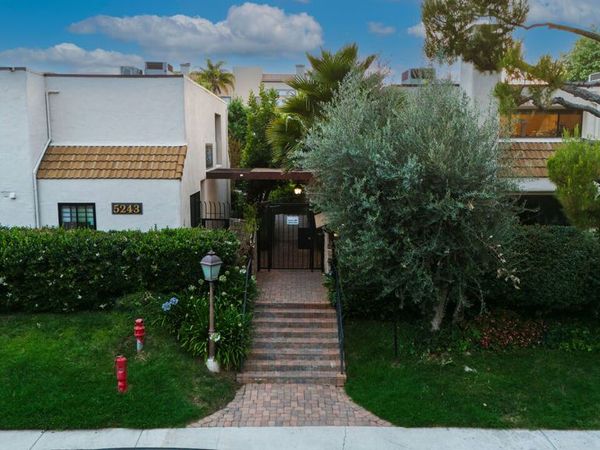 5243 Yarmouth Avenue , Unit 31, Encino, CA 91316