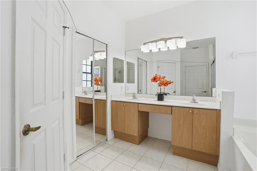 15208 Summit Place Cir, Naples, FL 34119 Photo