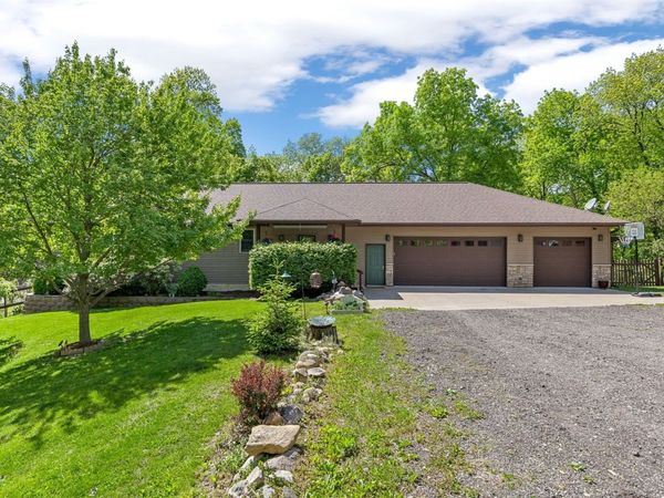 2457 125th Drive , Marengo, IA 52301