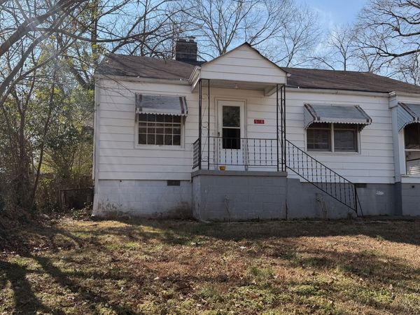 528 Lake Drive, Hapeville, GA 30354