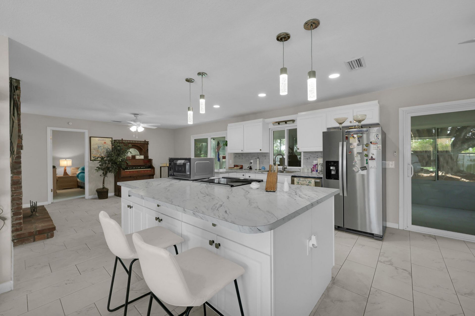 552 SW Eyerly Avenue, Port Saint Lucie, FL 34983 Photo