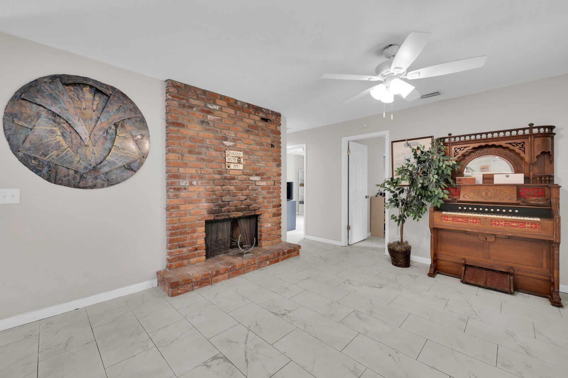 552 SW Eyerly Avenue, Port Saint Lucie, FL 34983 Photo